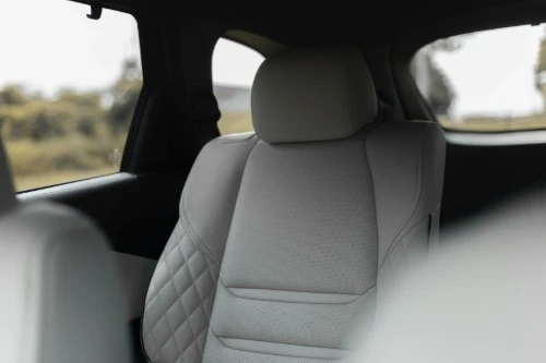 Transformasi Interior Total: Menghadirkan Kabin First Class di Mobil Harian